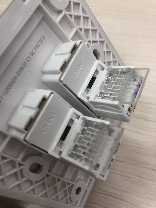 Bộ ổ cắm mạng đôi Cat 5 màu vàng